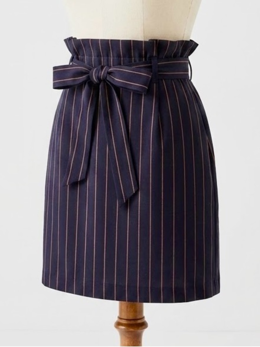 Dynamite| Navy & Rust Pinstripe Paperbag Waist Tie Mini Skirt Sz M